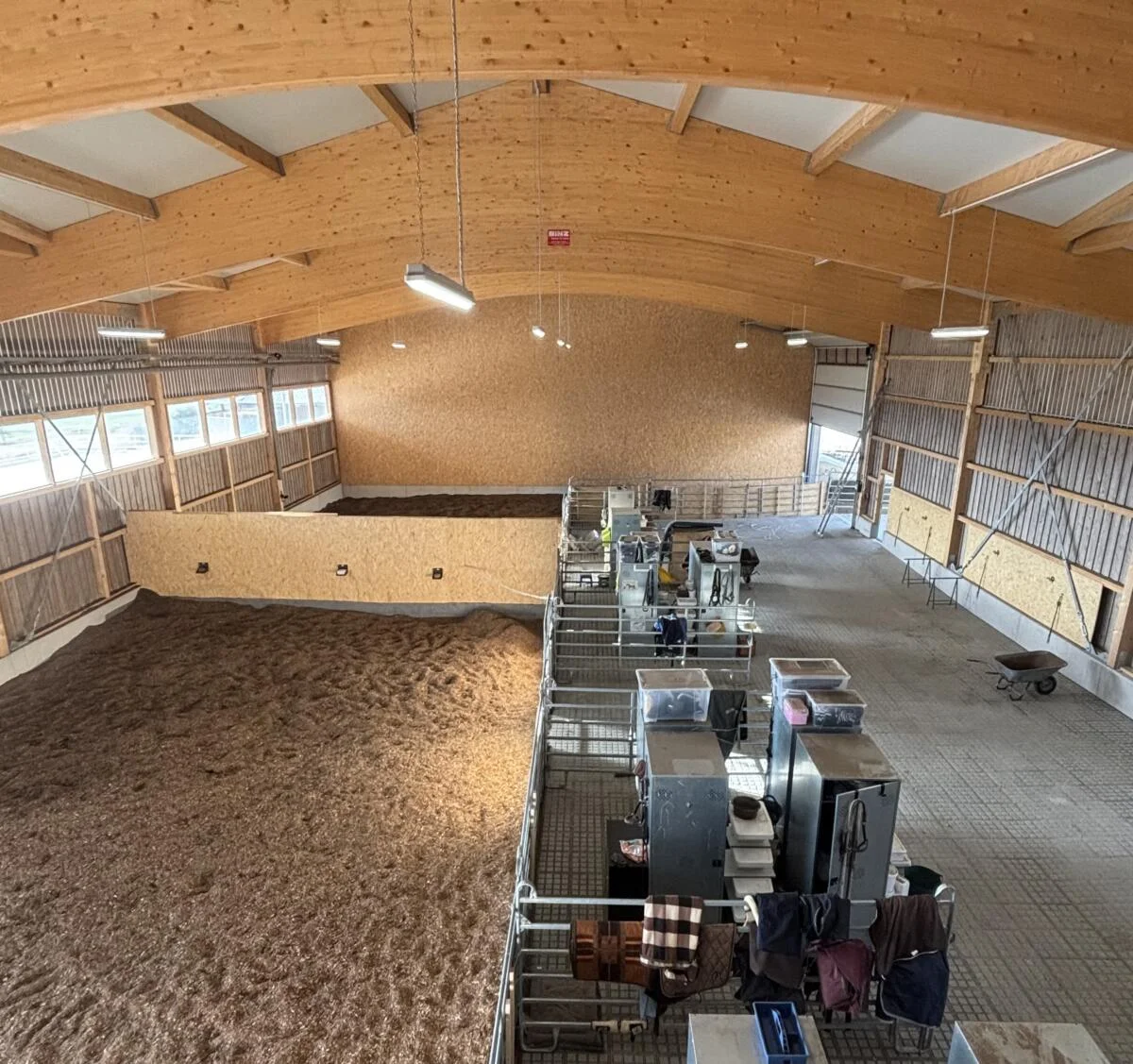 Liegehalle und Sattelkammer von oben
